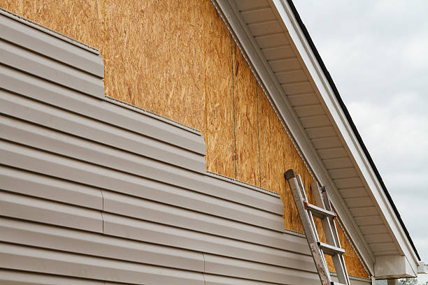 24/7 Emergency Vinyl Siding experts in Clymer, PA